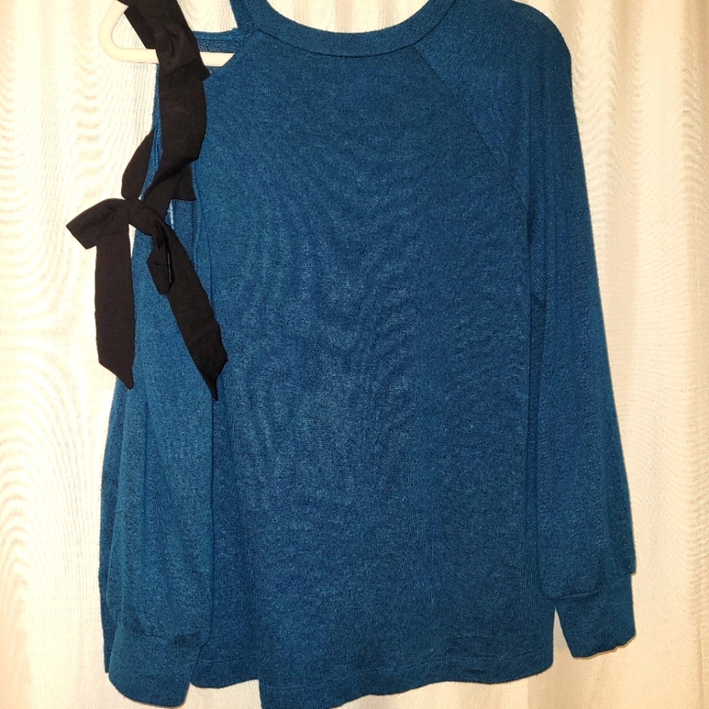 Sweater - Picture 1 of 5